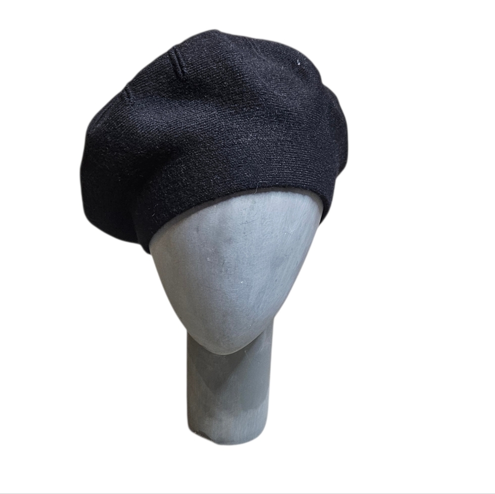 Vintage Black Knit Beret Classic French Wool-Feel Hat Timeless Parisian Style - Picture 2 of 6